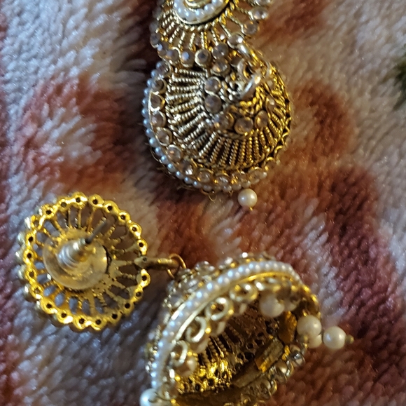 Jewelry - Picture 9 of 9